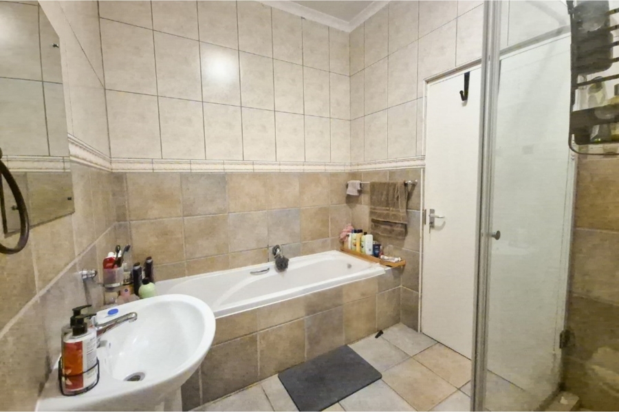2 Bedroom Property for Sale in Rosendal Western Cape